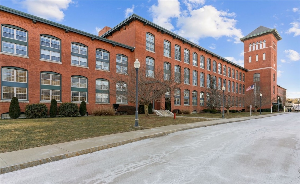 High Rocks Condominiums unit 319, North Smithfield, RI 02896 - photo 1