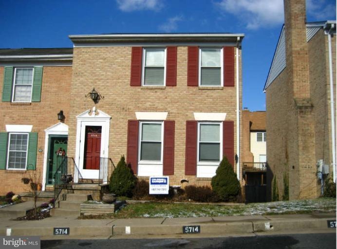 5714 Richardson Mews Square, Halethorpe, MD 21227 - photo 1