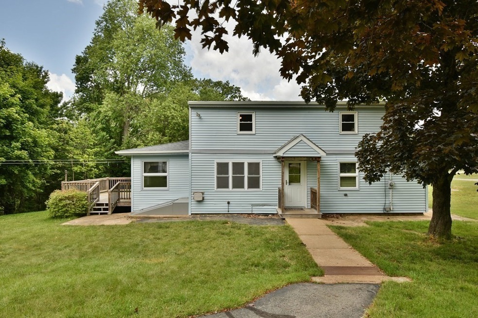 16 4th Ave, Spencer, MA 01562 - photo 1
