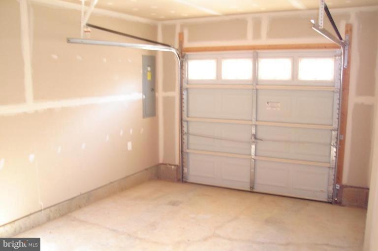 4304 Vintage Ivy Ln, Owings Mills, MD 21117 - photo 1