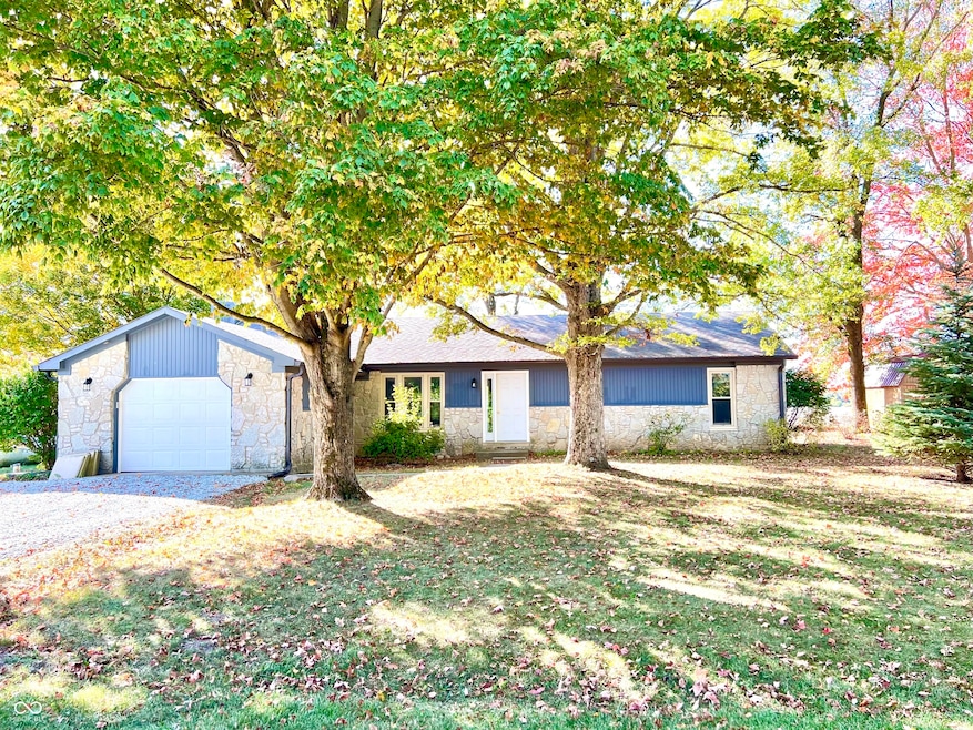 4233 E 900 N, Greenfield, IN 46140 - photo 1