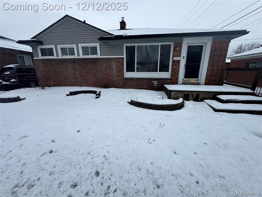 26301 Fernwood St, Roseville, MI 48066 - photo 1