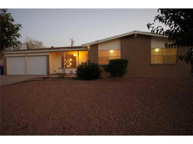 10224 Renfrew Dr, El Paso, TX 79925 - photo 1