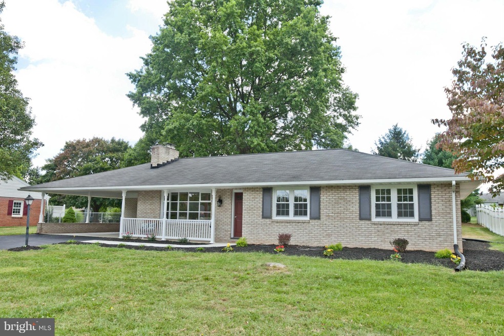 16631 Longstreet Dr, Williamsport, MD 21795 - photo 1