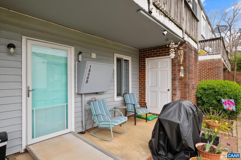 1908 Inglewood Dr unit B, Charlottesville, VA 22901 - photo 1