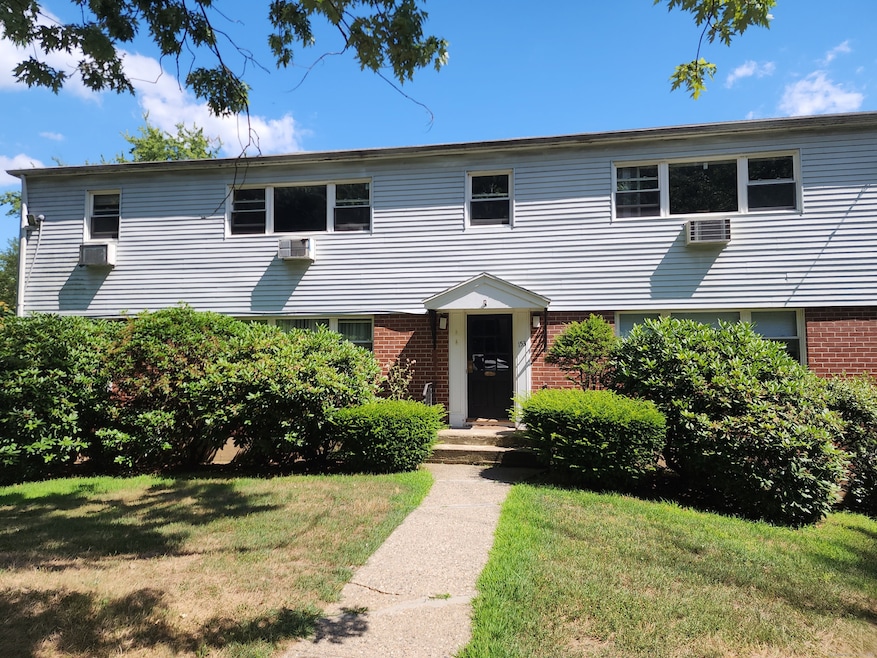 153 Cherry Hill Dr unit 1A, Bridgeport, CT 06606 - photo 1