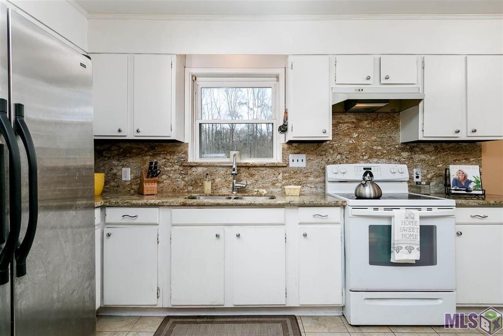 15233 Pisces Ave, Pride, LA 70770 - photo 1