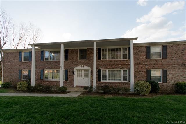 910 20 Brookside Camp Rd unit 20, Hendersonville, NC 28792 - photo 1