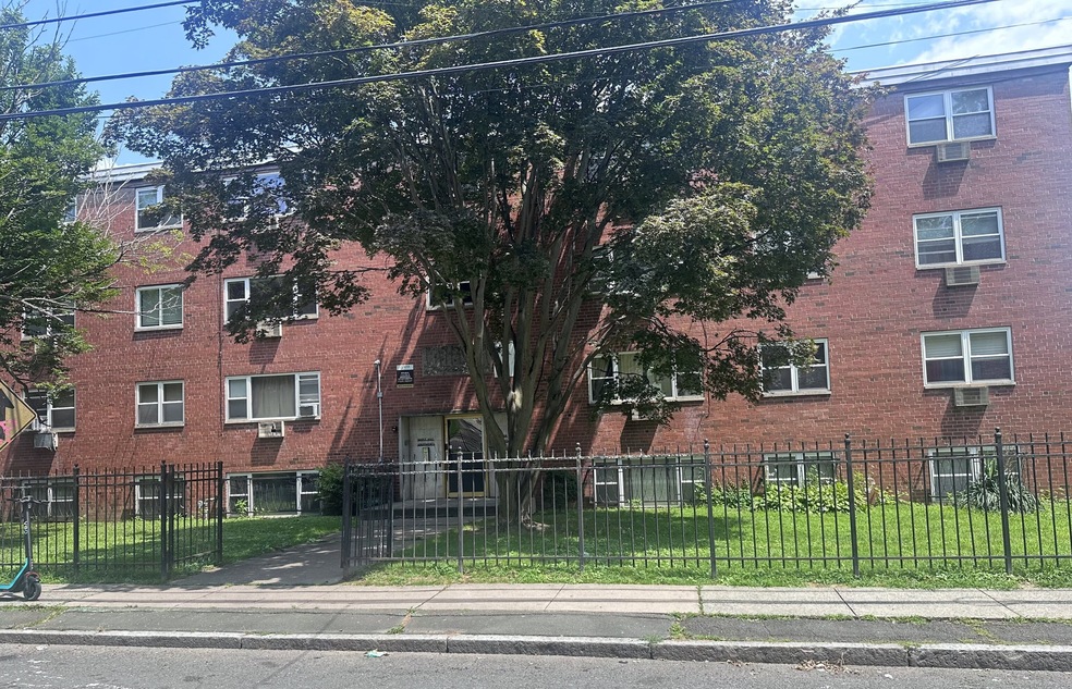 256 S Marshall St unit C1, Hartford, CT 06105 - photo 1
