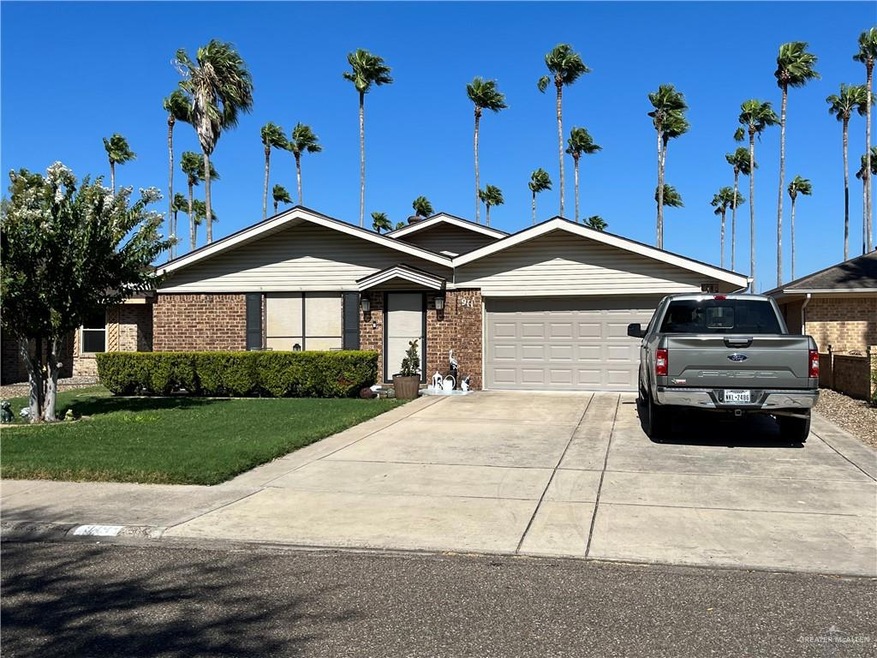 911 Citrus Dr, Alamo, TX 78516 - photo 1