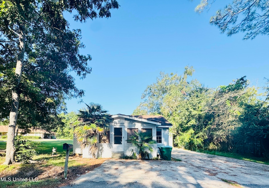 9437 Creosote Rd, Gulfport, MS 39503 - photo 1