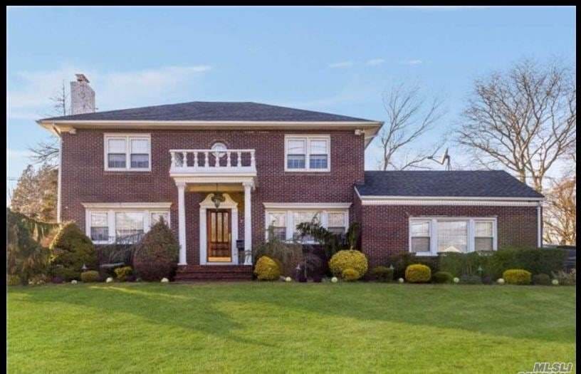 70 Barrett Rd, Lawrence, NY 11559 - photo 1