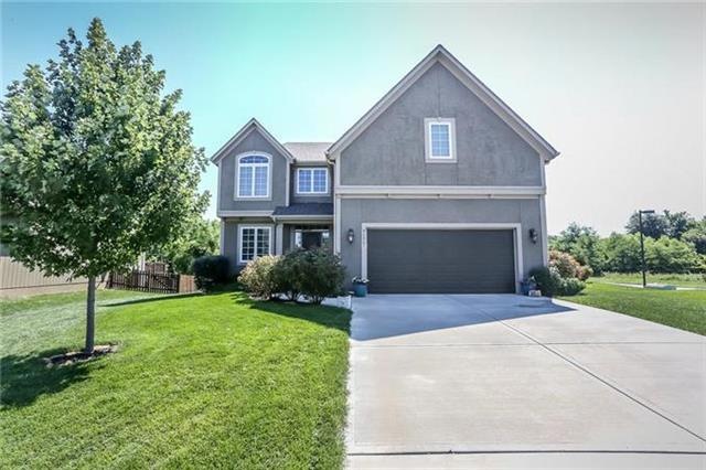 9171 Belmont Dr, Lenexa, KS 66227 - photo 1