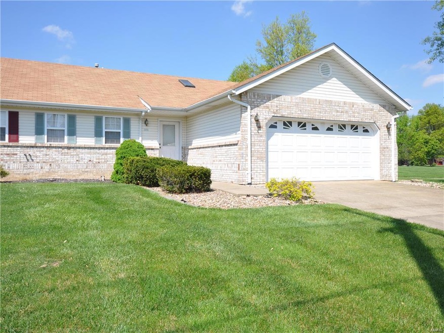 101 An Ja Lo Dr, Maryville, IL 62062 - photo 1