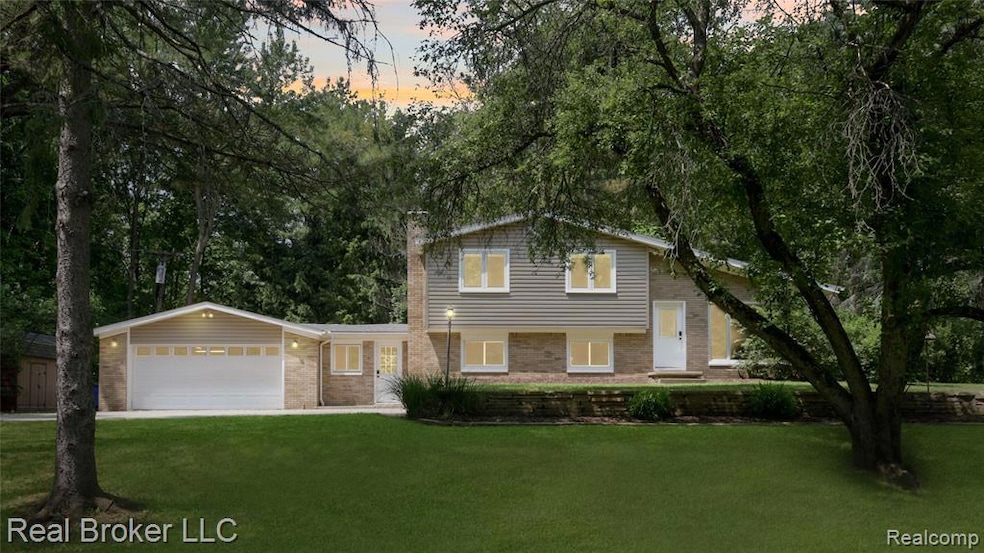 For Sale $379,900 • Co-Listing Agent