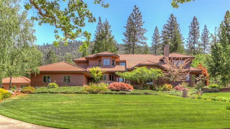 621 Serenity Ln, Grants Pass, OR 97526 - photo 1