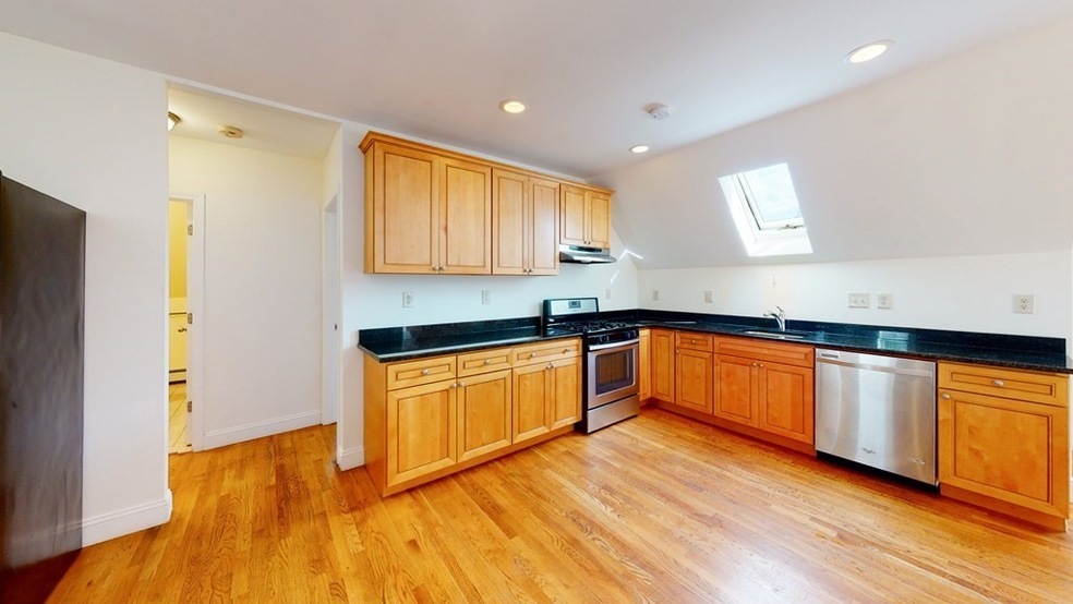 4 Brewer St unit 3, Jamaica Plain, MA 02130 - photo 1