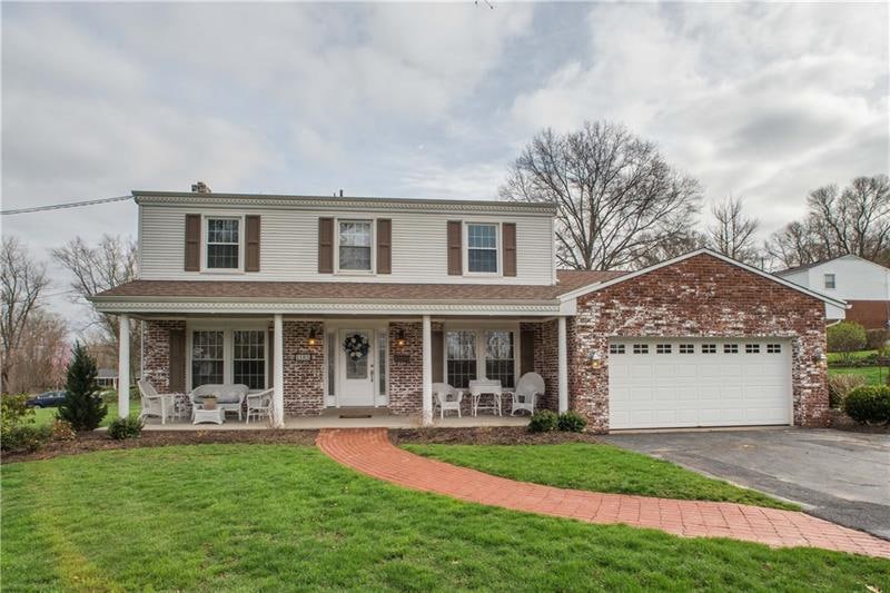 Gorgeous, 4-bedroom, 2.5-bath center hall Colonial