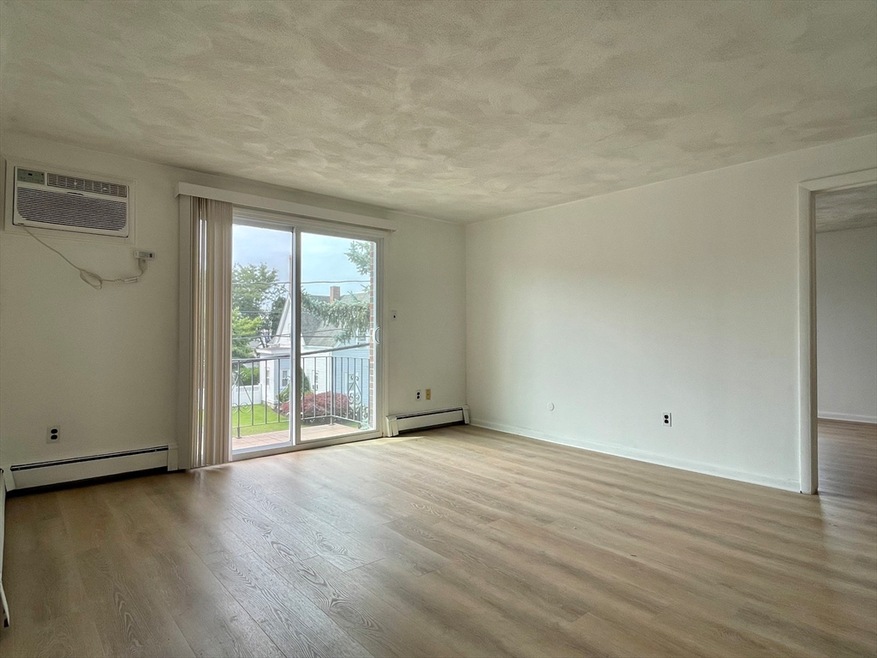 79 Central St unit 10, Waltham, MA 02453 - photo 1