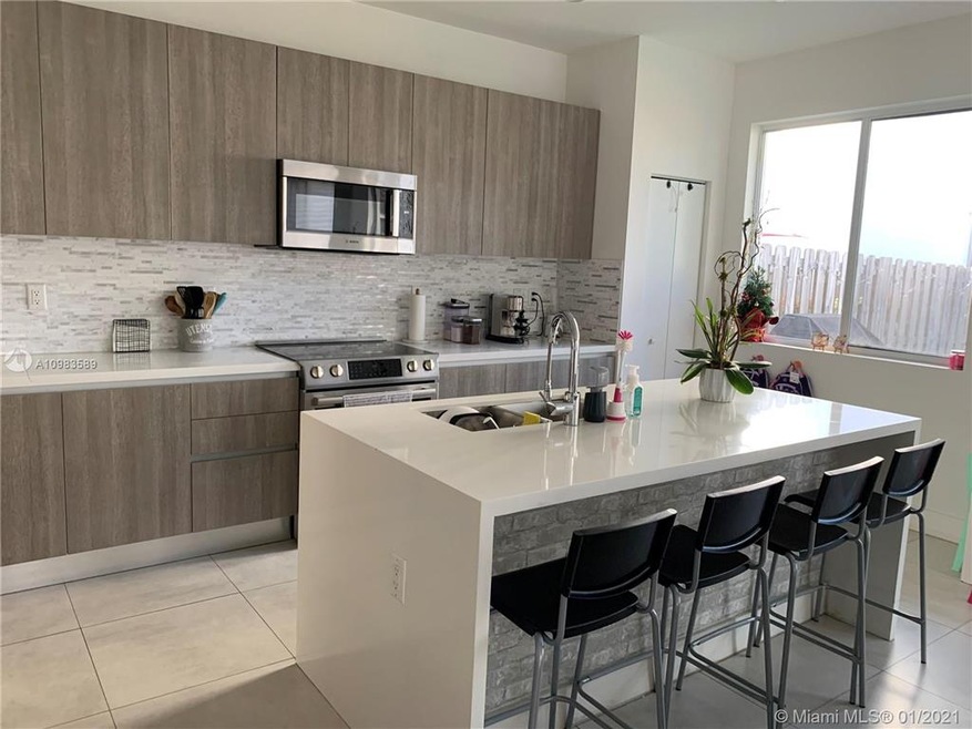 7113 NW 103rd Path, Doral, FL 33178 - photo 1