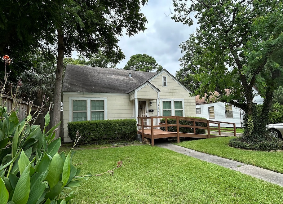 For Sale $599,900 • Co-Listing Agent