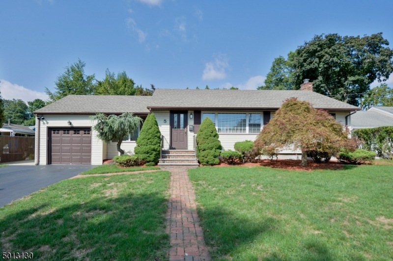 5 Kievit Rd, Wayne, NJ 07470 - photo 1