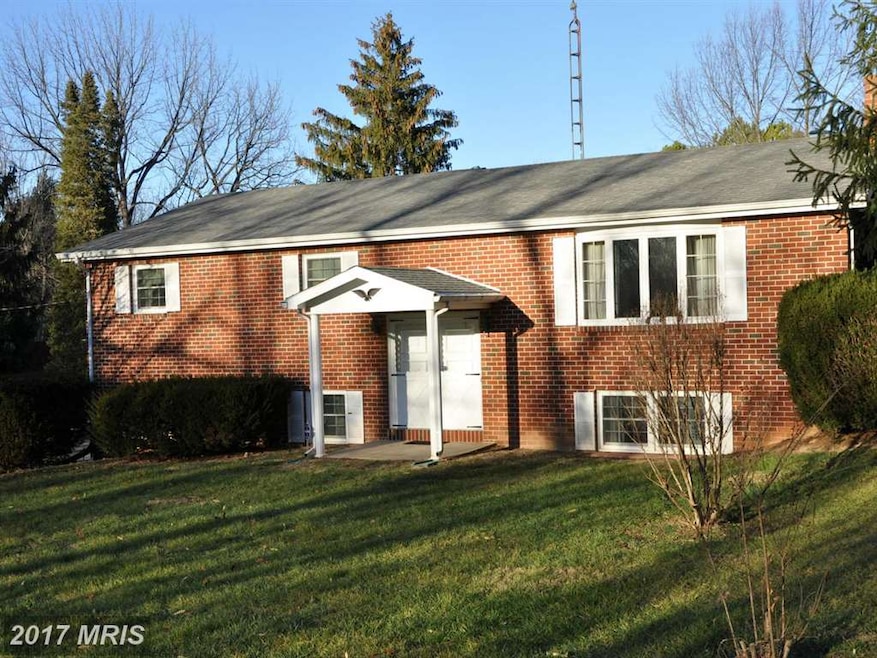 3939 Greensburg Rd, Martinsburg, WV 25404 - photo 1