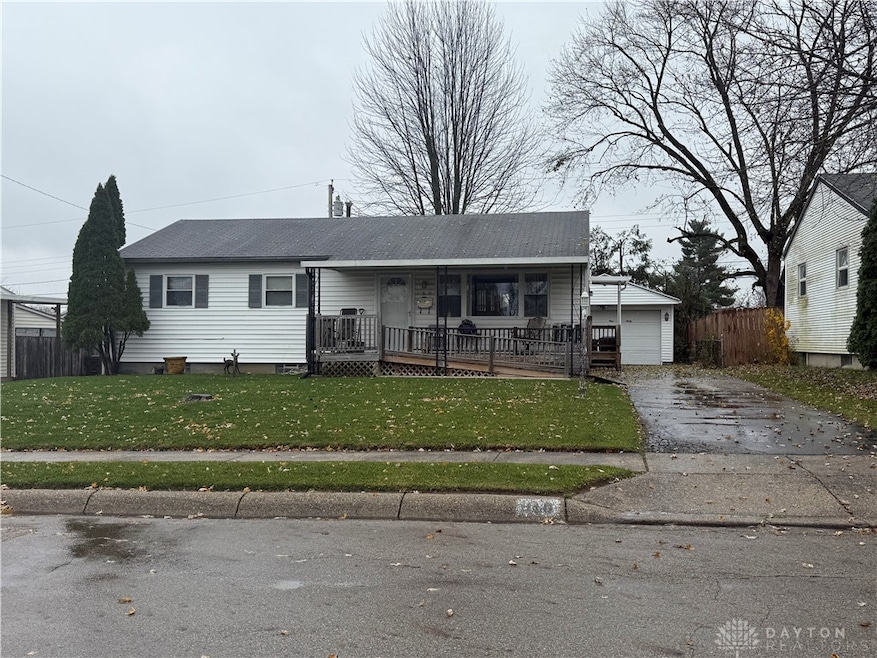 160 Locust Dr, Fairborn, OH 45324 - photo 1