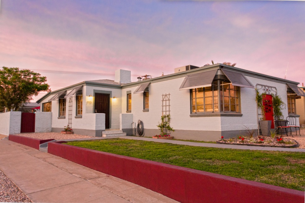 Completely Renovated 1947 Bungalow