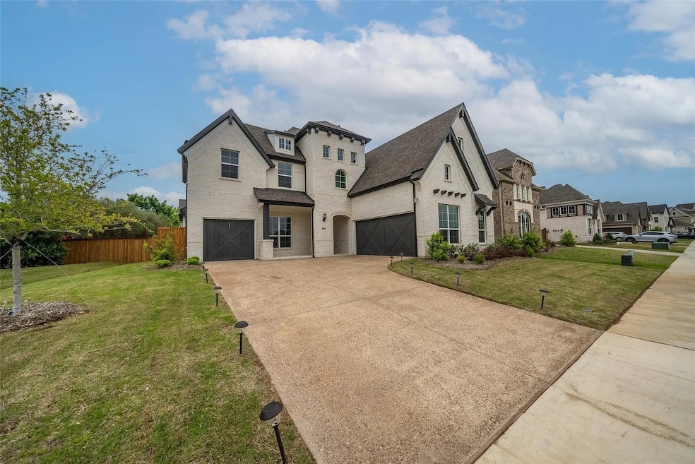 Under Contract $749,900