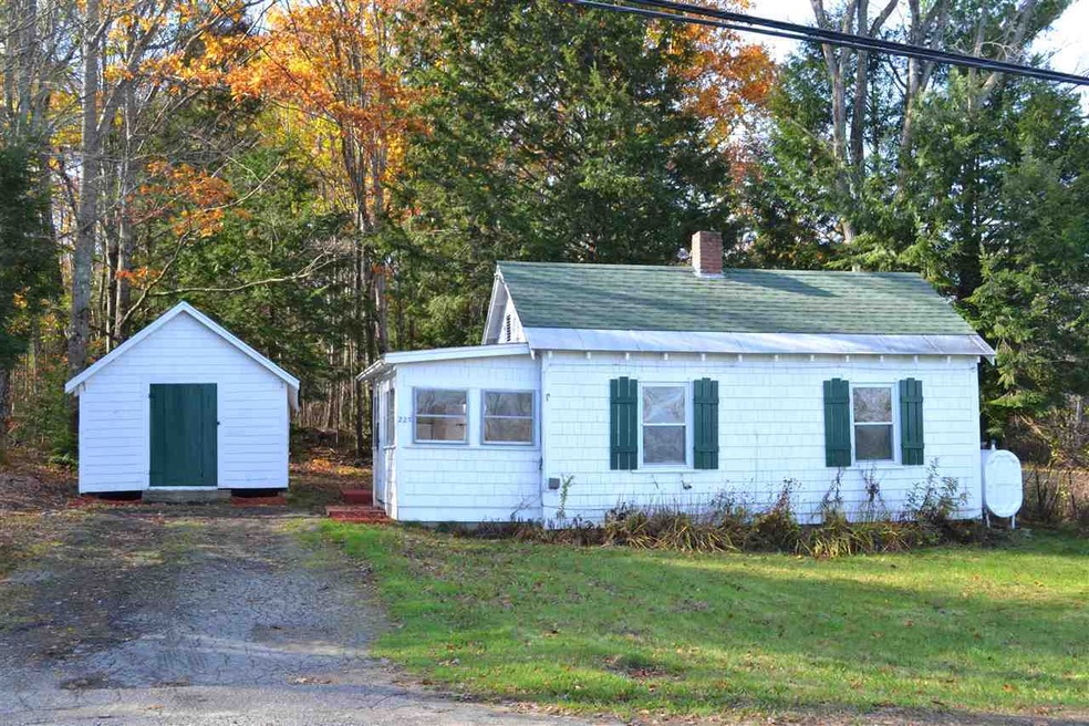 225 Pleasant St, Franklin, NH 03235 - photo 1