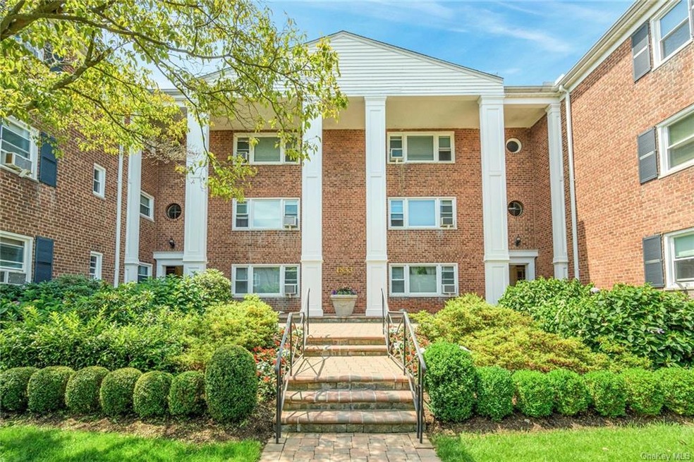 1833 Palmer Ave unit 3F, Larchmont, NY 10538 - photo 1