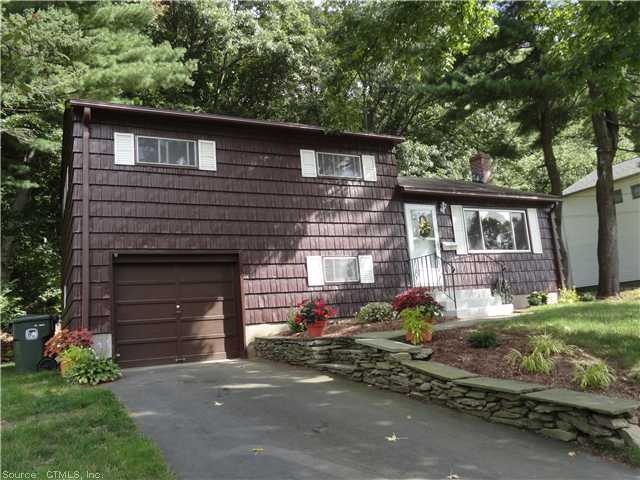 185 Brentwood Rd, Newington, CT 06111 - photo 1