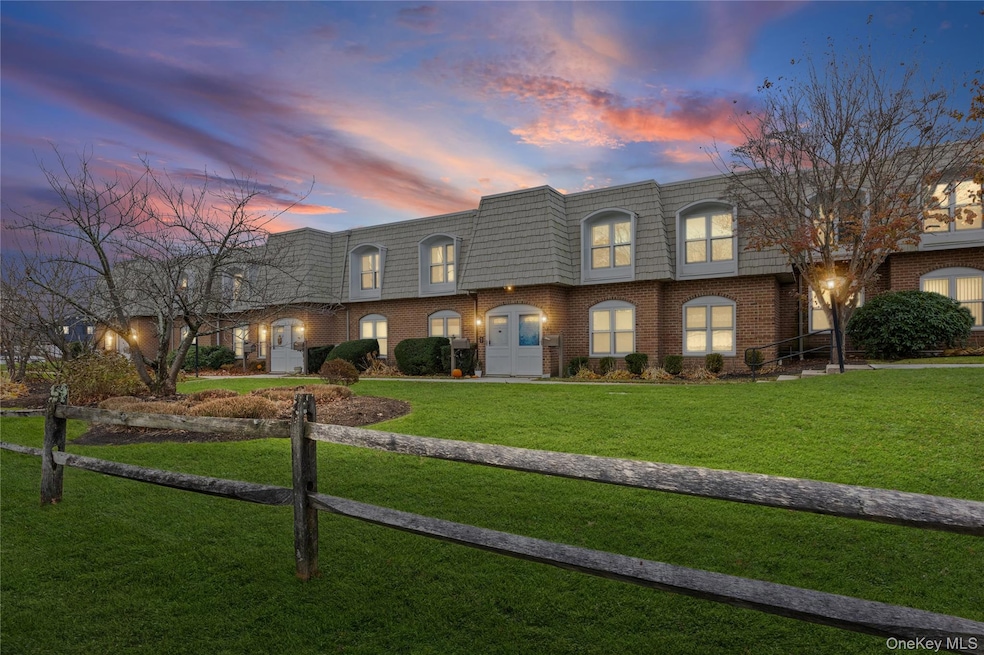 175 Main Ave unit 154, Wheatley Heights, NY 11798 - photo 1