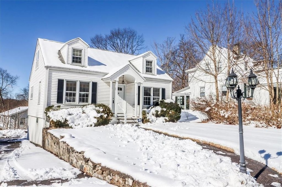 243 White Plains Rd, Trumbull, CT 06611 - photo 1