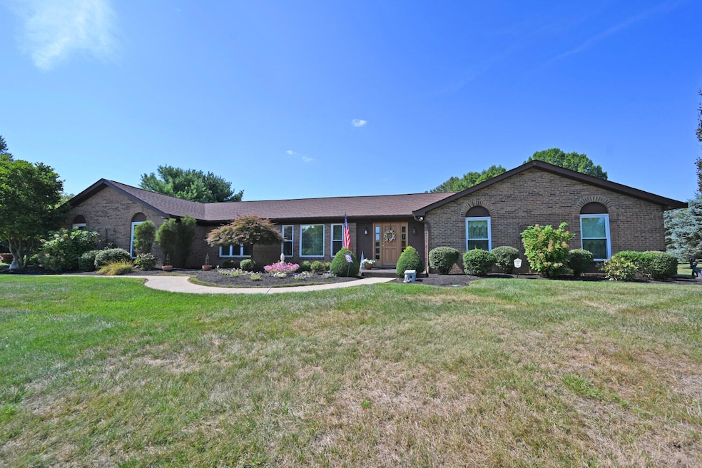 8205MeadowViewDr_1