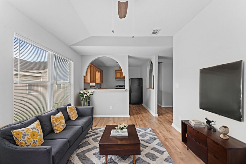 For Rent $1,250/month