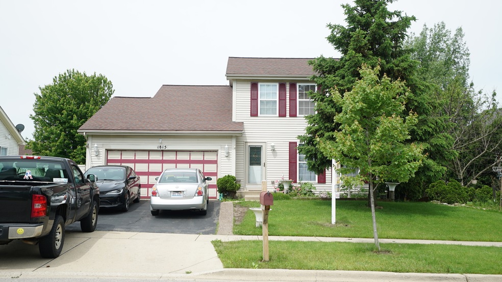 1815 Cambridge Dr, Carpentersville, IL 60110 - photo 1