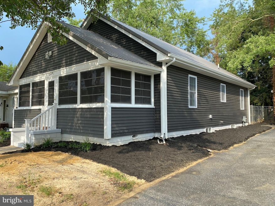 105 Lansing Ave, Laurel, DE 19956 - photo 1