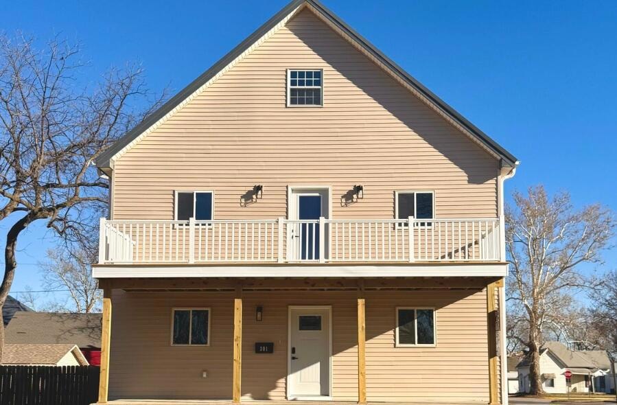 301 W Washington Ave, Red Oak, IA 51566 - photo 1