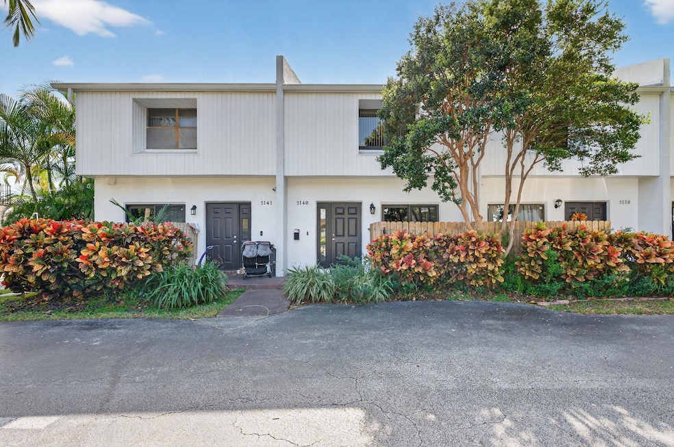 2140 NE 44th St, Lighthouse Point, FL 33064 - photo 1