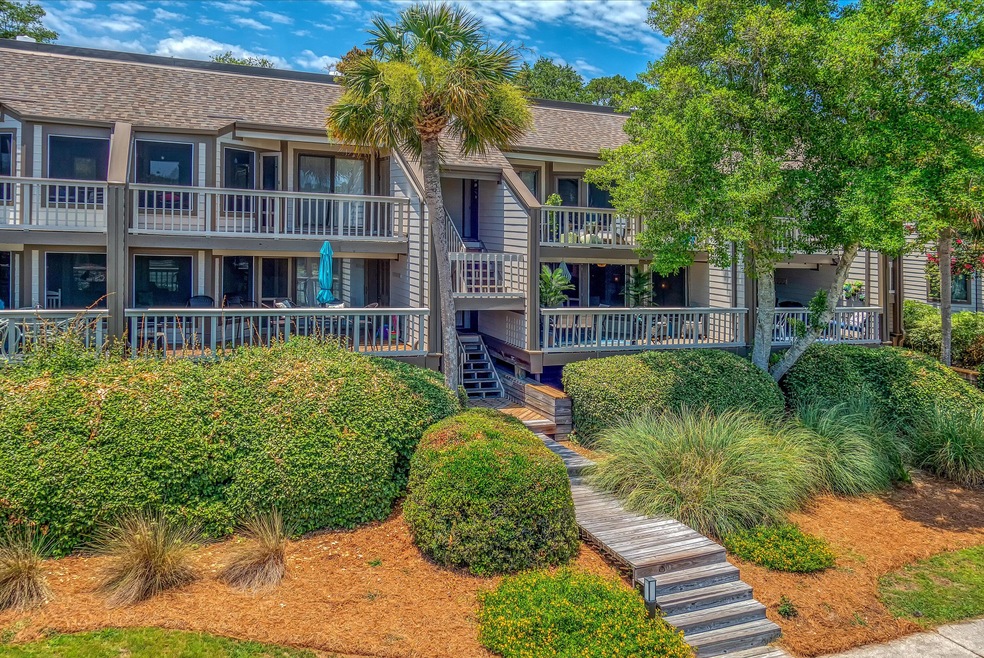 1621 Live Oak Park