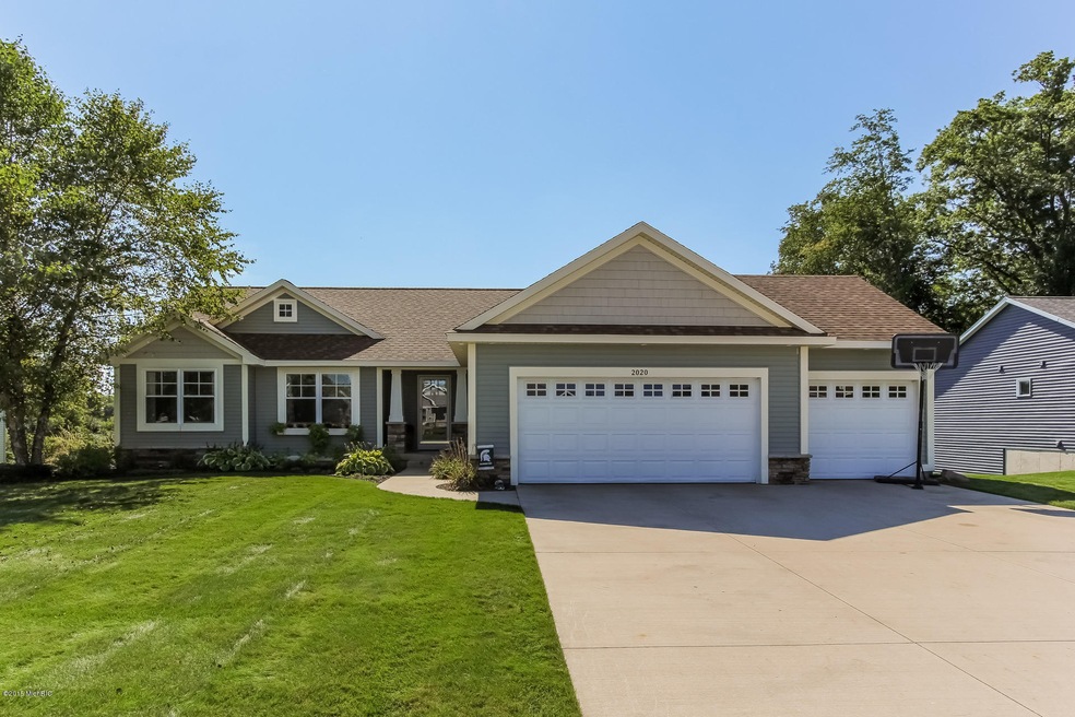 001-Front_View-2084329-medium