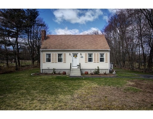 391 Chestnut St, Franklin, MA 02038 - photo 1