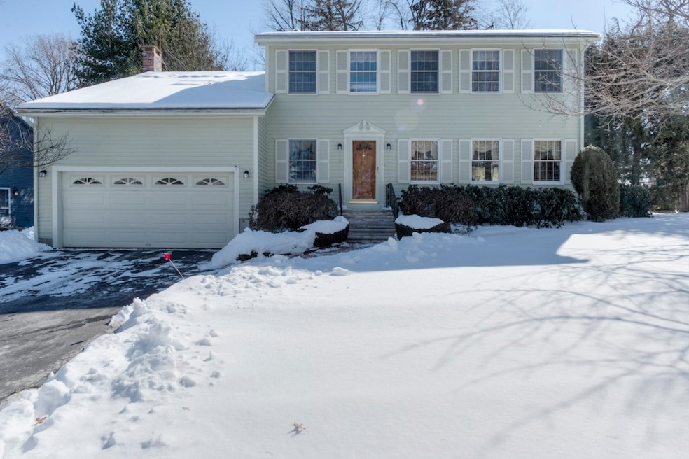 8 Cricket Ln, Worcester, MA 01602 - photo 1