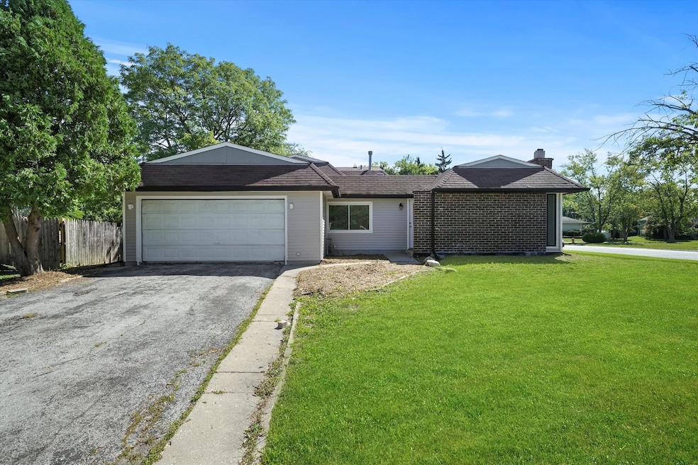 3310 Chambord Ln, Hazel Crest, IL 60429 - photo 1