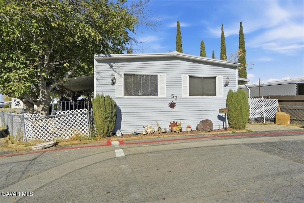 5711 Columbia Way unit 57, Lancaster, CA 93536 - photo 1