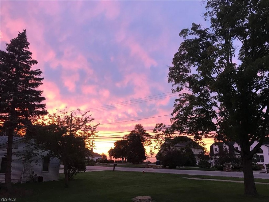 4376 E Lake Rd, Sheffield Lake, OH 44054 - photo 1