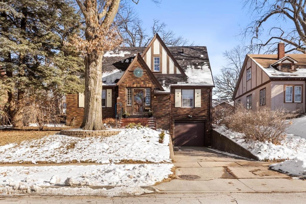 1227 48th St, Des Moines, IA 50311 - photo 1