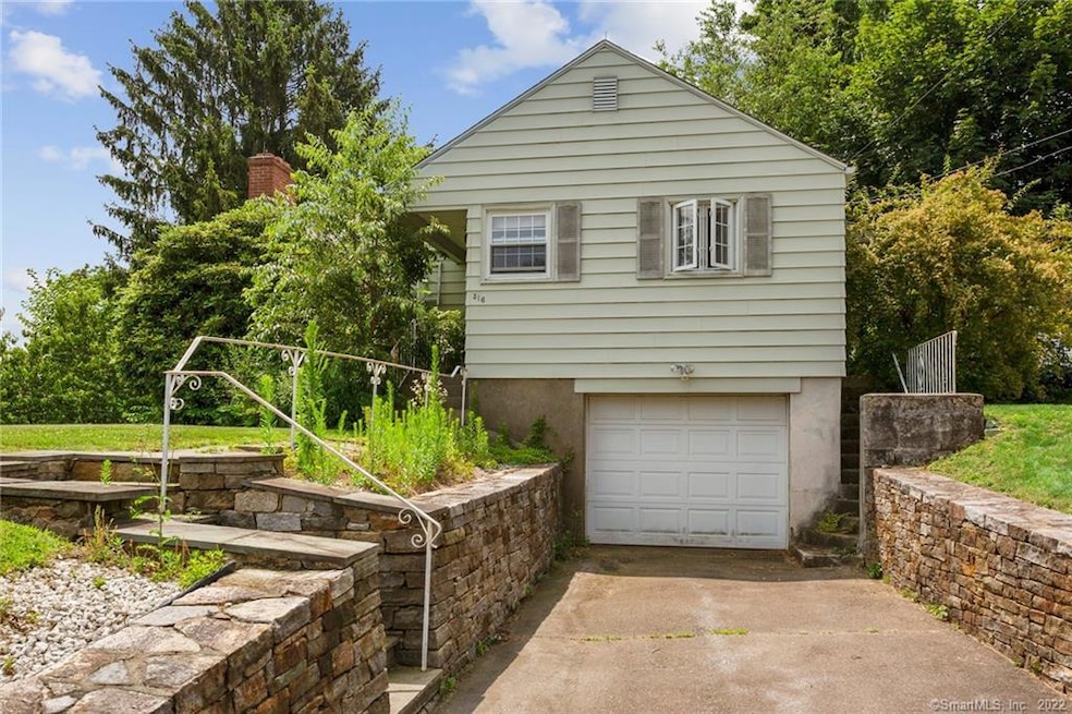 316 Dix Rd, Wethersfield, CT 06109 - photo 1